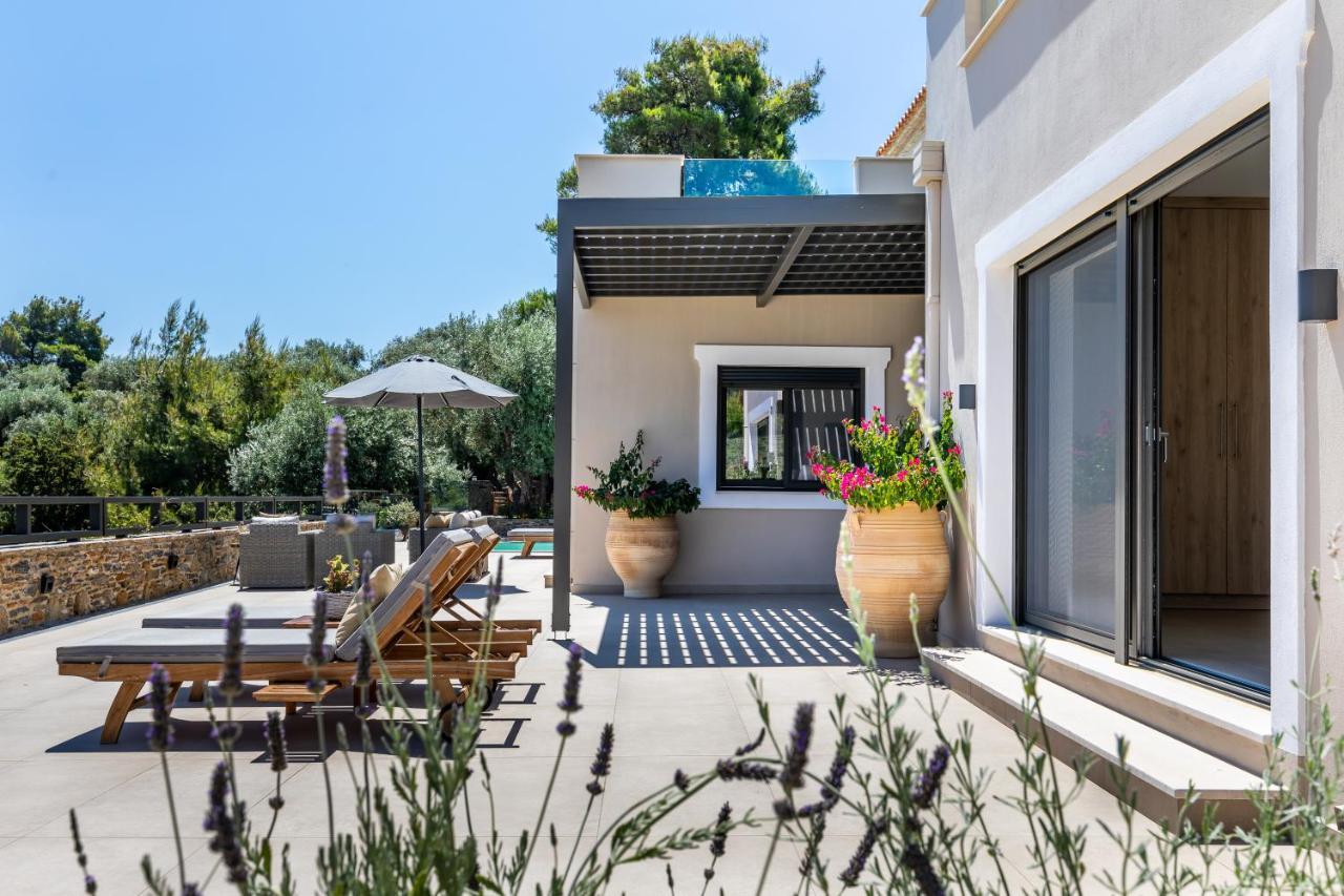 Villa Antigone Luxury Retreat Скопелос Екстериор снимка