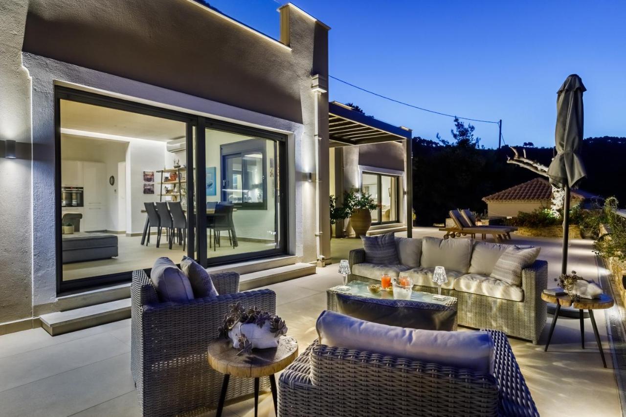 Villa Antigone Luxury Retreat Скопелос Екстериор снимка